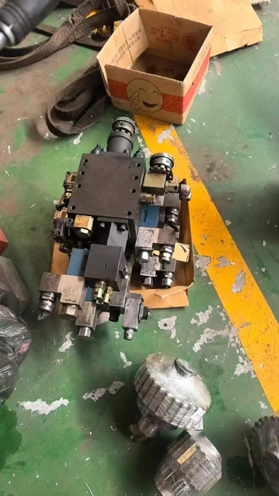 采煤机调高阀组维修